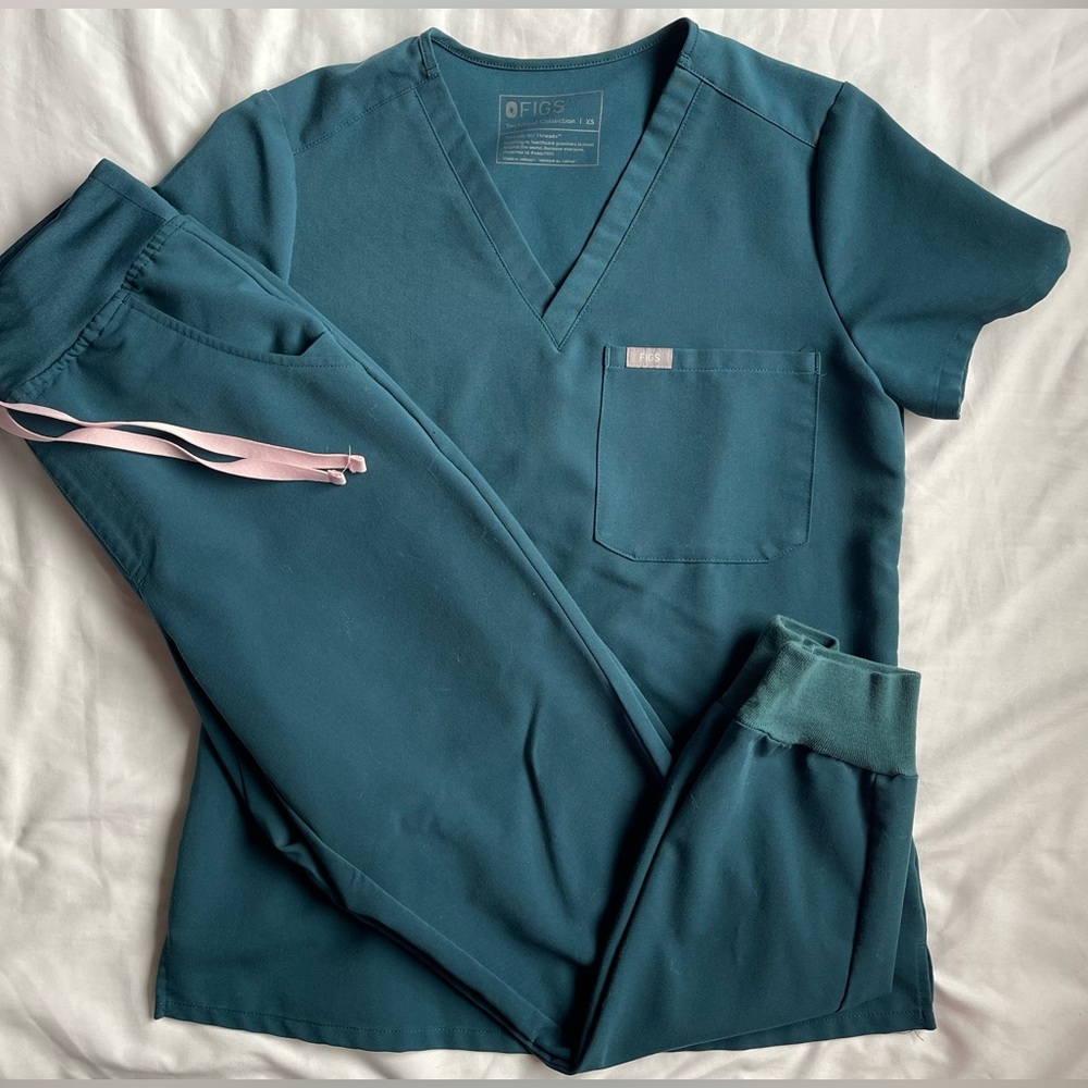 FIGS scrubs